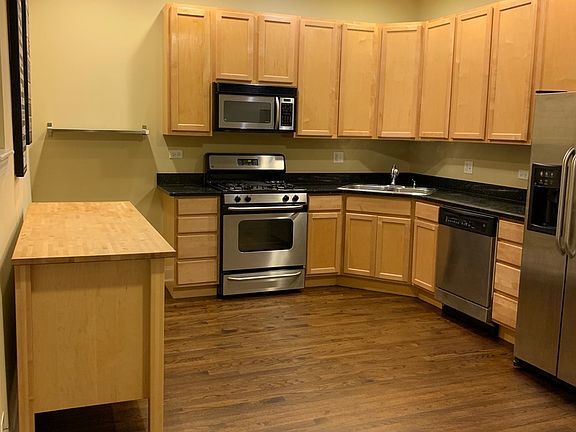 4th image of 3709 W Montrose Ave APT 2