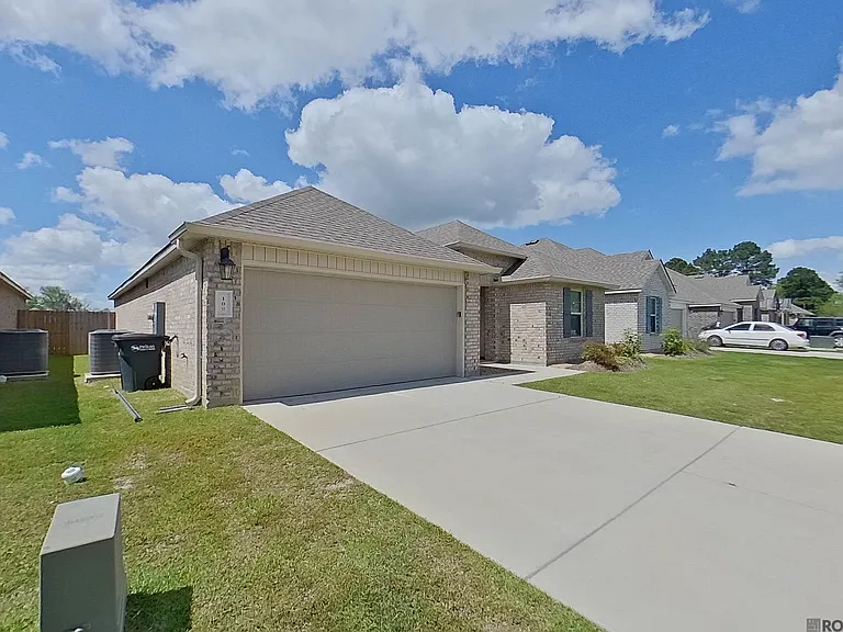 108 Santiago Ct — Photo 3