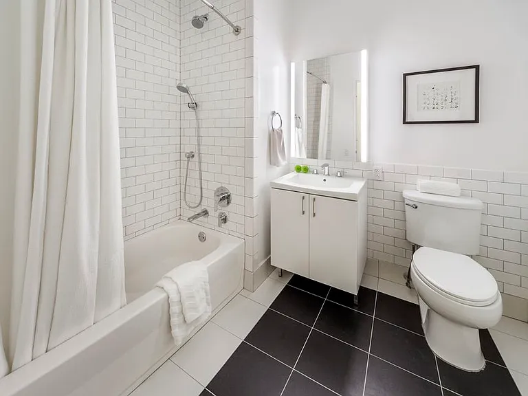 70 Pine St #727 — Photo 6