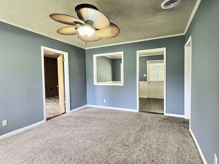 168 Grovewood Ct — Photo 3