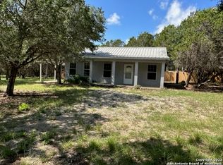 962 Comanche Path, Bandera, TX 78003