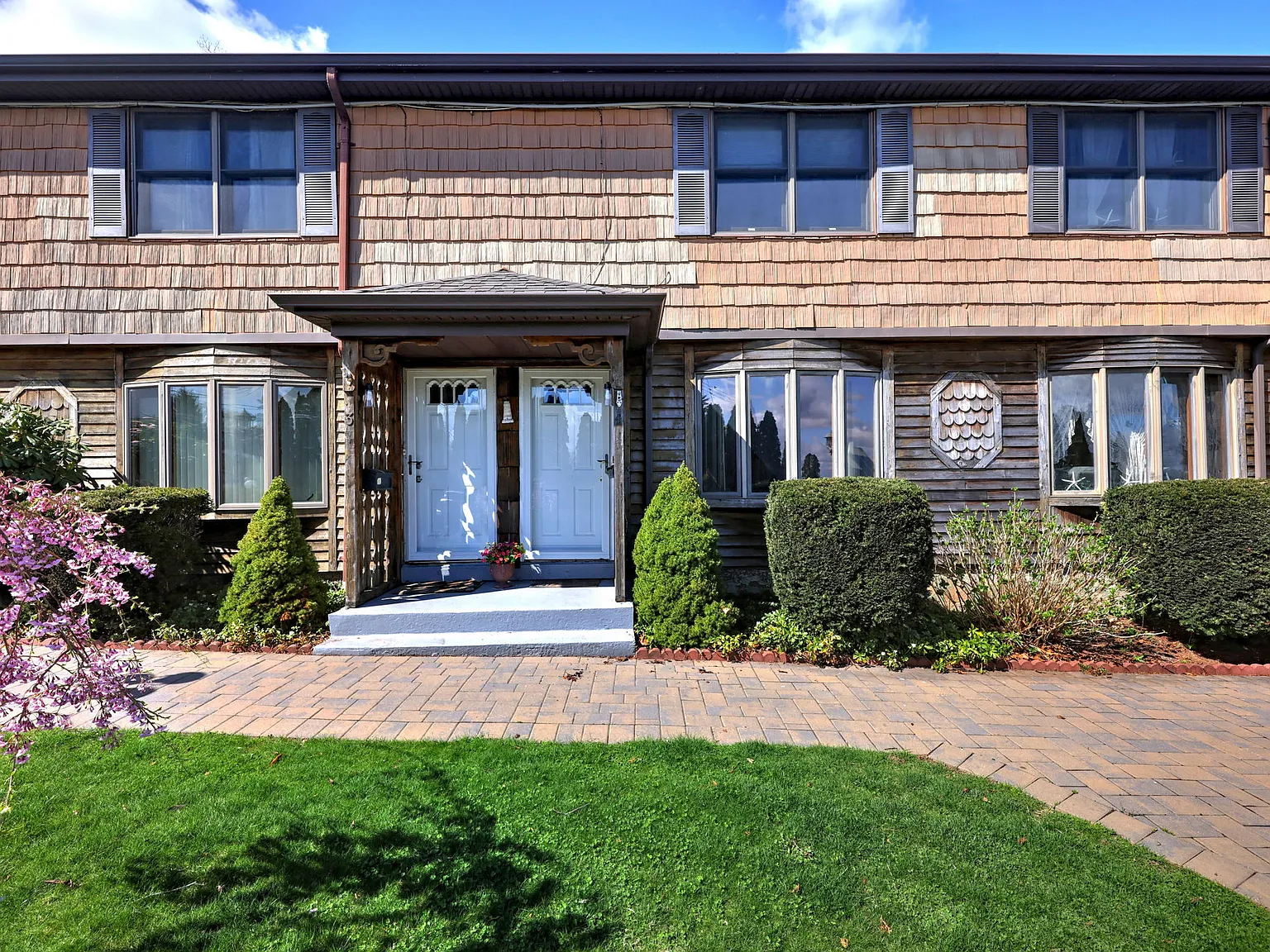 2 bed, 1.5 bath, $2,000 — Photo 3
