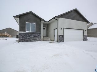 1900 E 70th St N, Sioux Falls, SD 57104