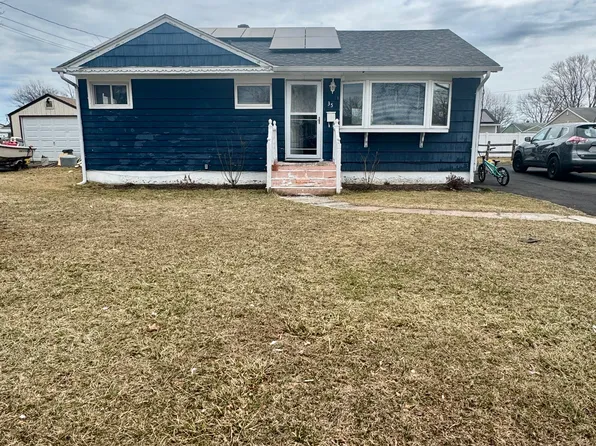 35 Fair Sailing Road, West Haven, CT 06516