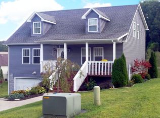 70 Abigail Ln, Fayetteville, WV 25840