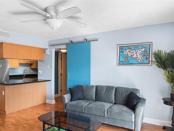 4th image of 3711 W Iowa Ave Unit 214