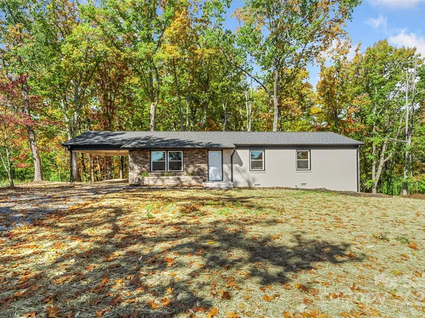 715 7th Ave SE, Hickory, NC 28602