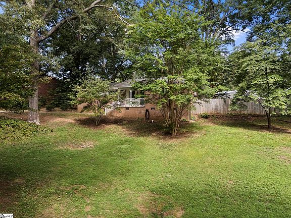 4th image of 207 Seminole Dr