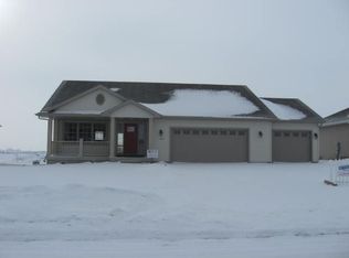 1106 Cherokee St, Nevada, IA 50201