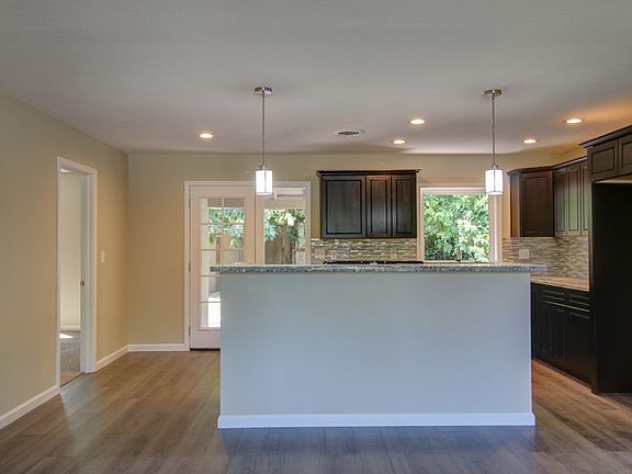 5th image of 7427 Larkspur Ln