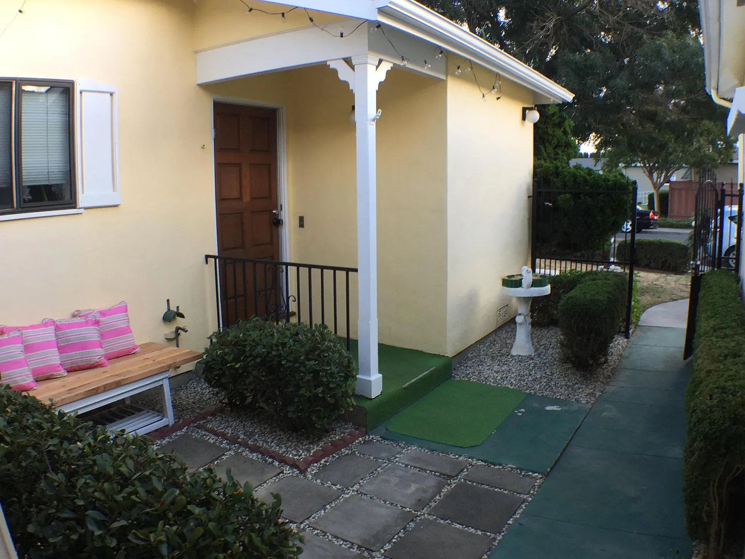 Studio, 200 sqft, $2,500 — Photo 2
