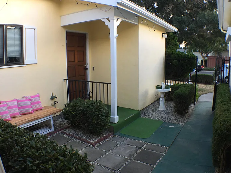 1931 Saint Lawrence Dr #IN-LAW STUDIO — Photo 2