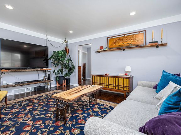 5th image of 27509 Bonnie Dr