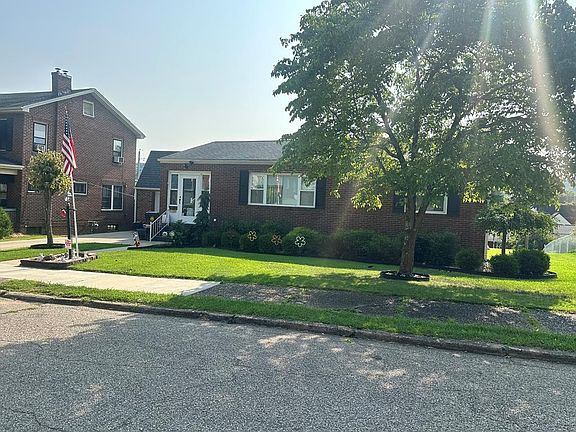 2nd image of 2732 Gilbert Ave
