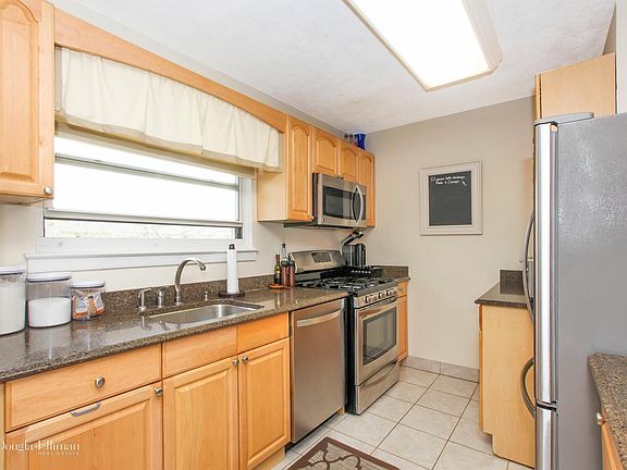 5th image of 8224 Langdale St