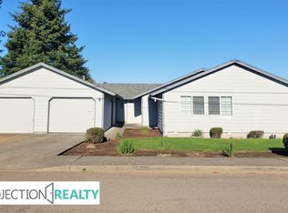 34219 E Columbia Ave, Scappoose, OR 97056