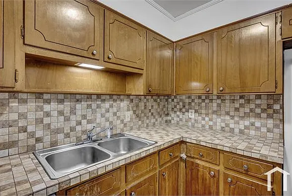2136 Lynngate Dr #C — Photo 16