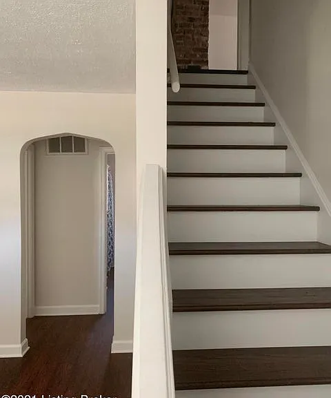 627 Harris Pl — Photo 5