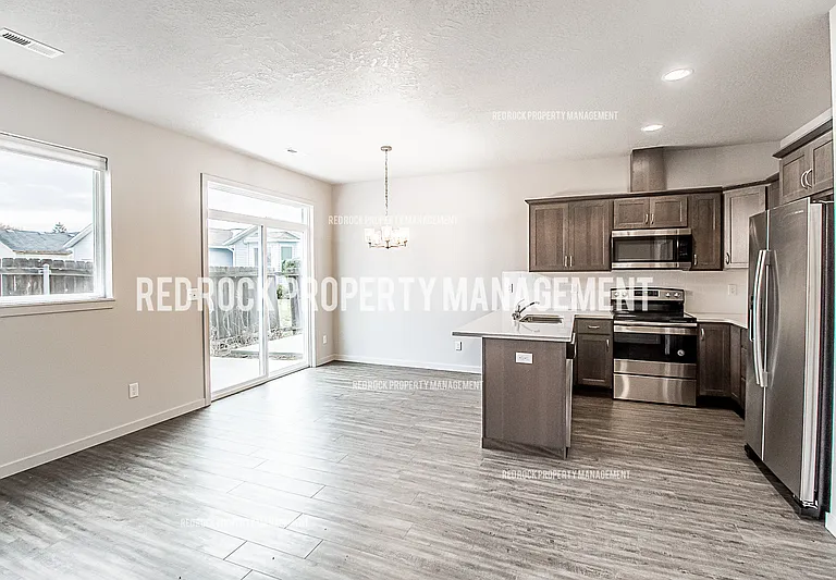 319 S Woodlawn Ln — Photo 15