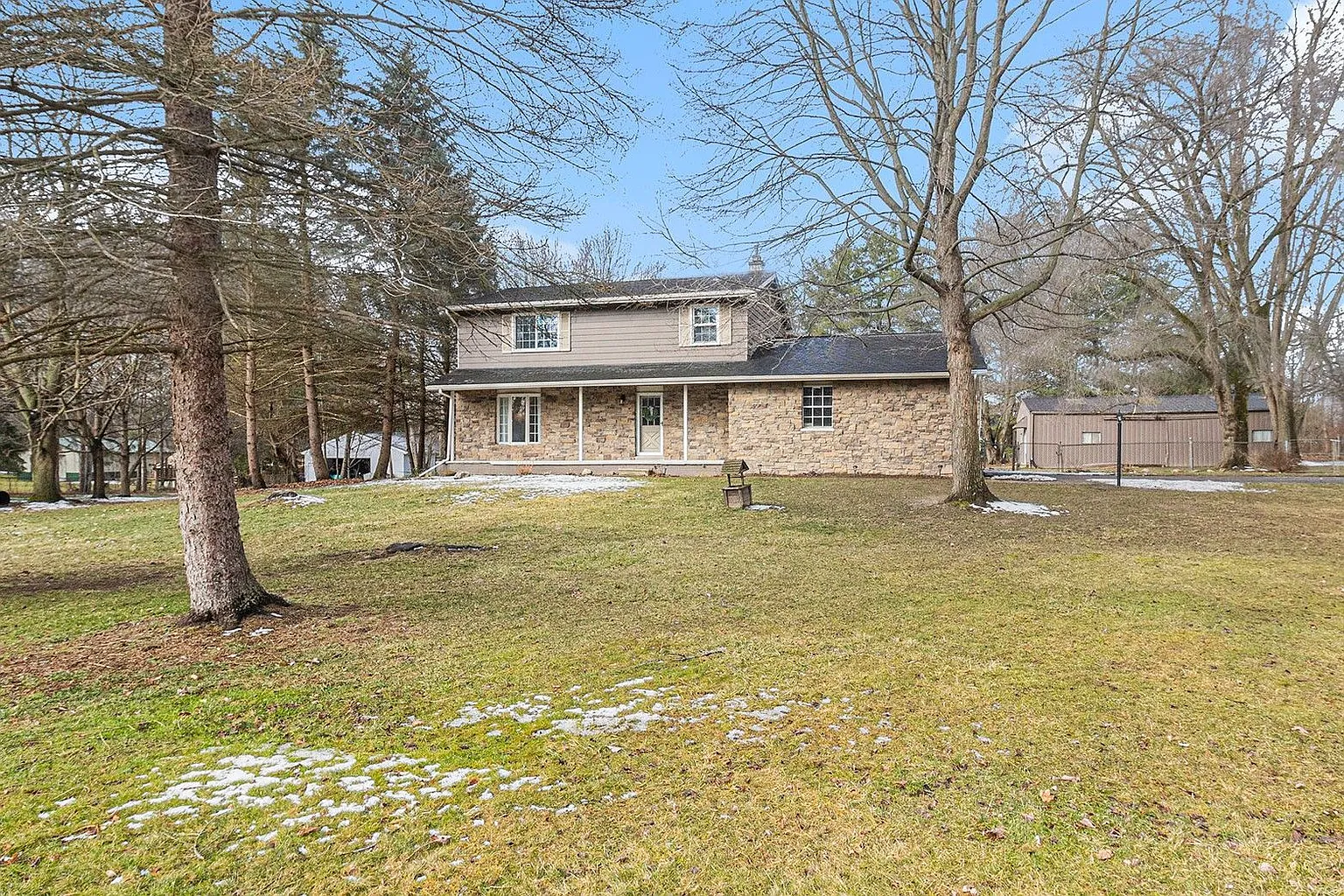 1025 Pinecone Dr photo 1