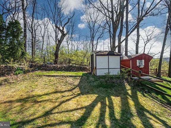 5th image of 1740 Acorn Dr