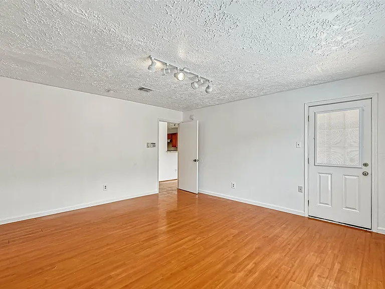 16319 La Luna Dr — Photo 24