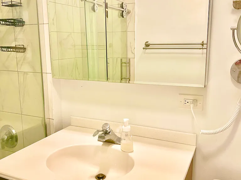 907 W Sheridan Rd #3 — Photo 13