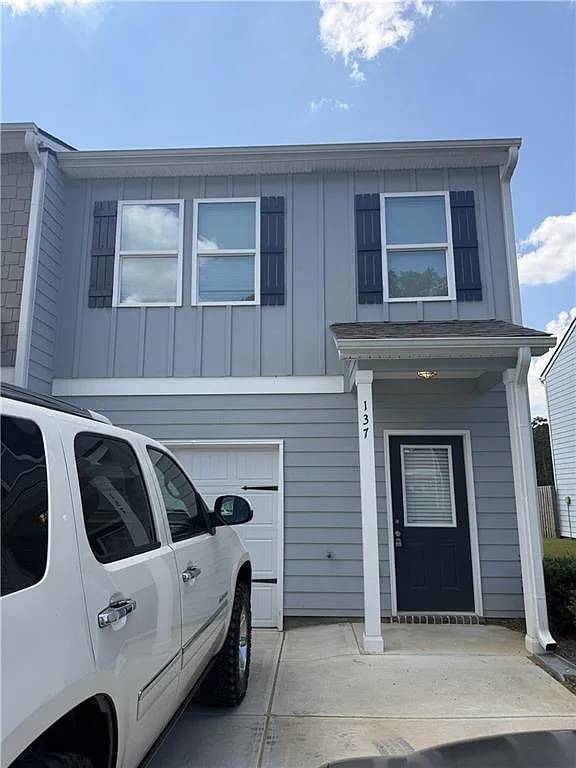 3 bed, 2.5 bath, 1560 sqft, $1,800 — Photo 1