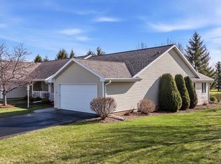 15 Stone Castle Dr, Fond Du Lac, WI 54935