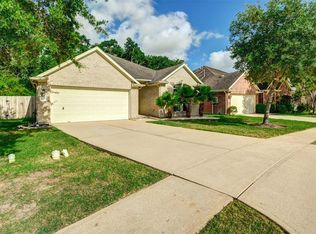 3844 Armand Dr, Dickinson, TX 77539