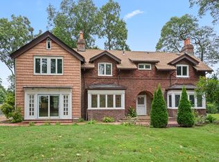 30 Bryce Ave, Glen Cove, NY 11542