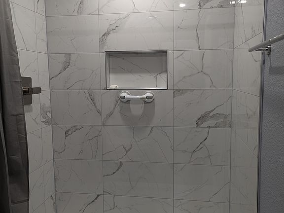 Full size shower