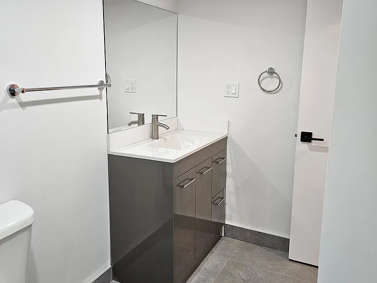 45 Mayall Ave #LOWER — Photo 36