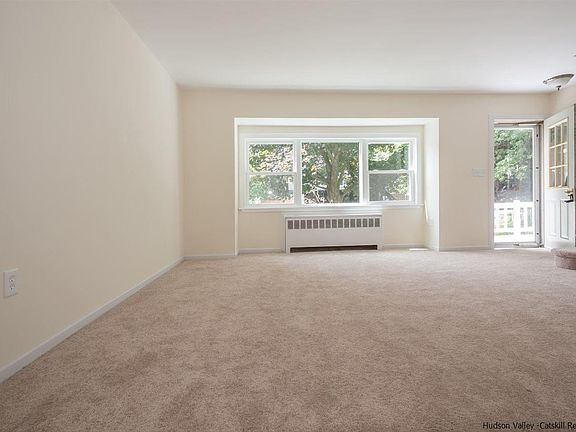 3rd image of 27 Birchwood Dr W