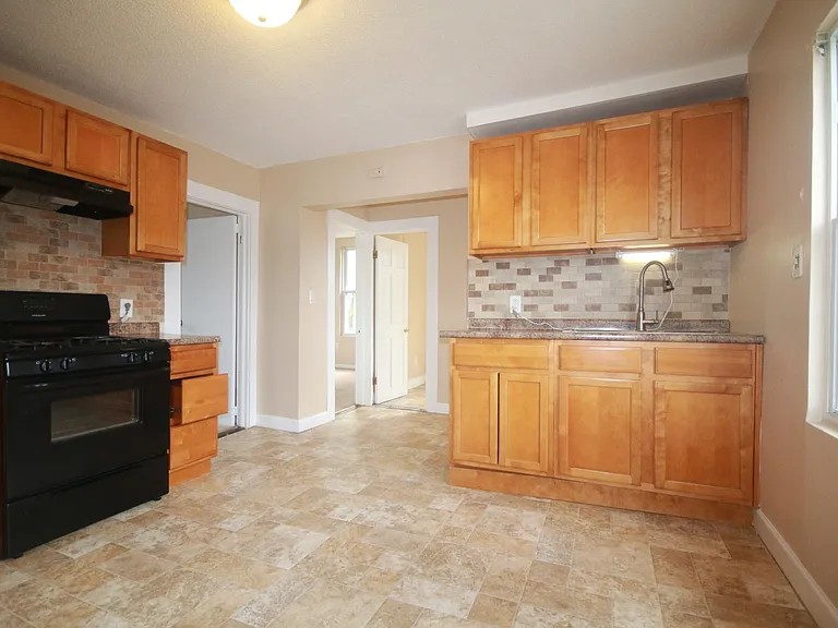 33 Harvard St #3 — Photo 7