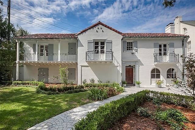 1st image of 2 Versailles Blvd