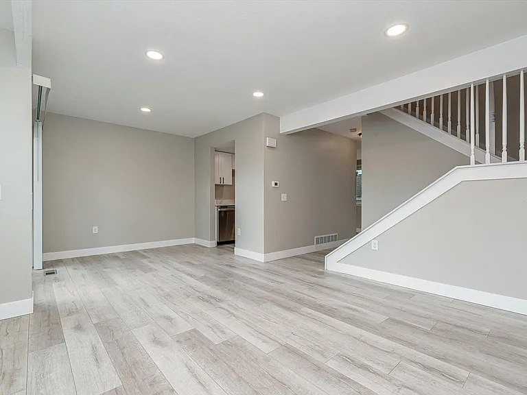 8720 Carr Loop — Photo 9