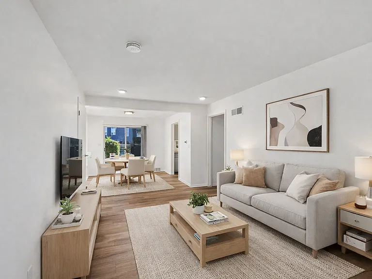 Royal Court Apartments — Photo 16