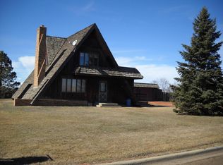 1442 1st Ave W, New England, ND 58647