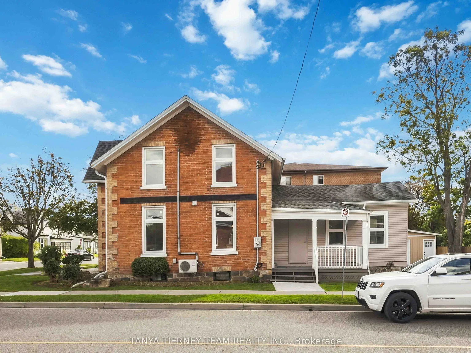 2 bed, $1,975 — Photo 3