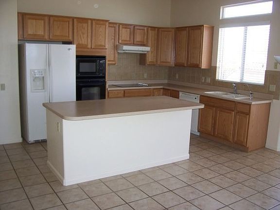 2nd image of 13727 N Heritage Canyon Dr