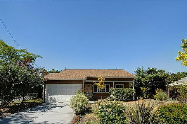 3 bed, 1100 sqft, $4,995 — Photo 1