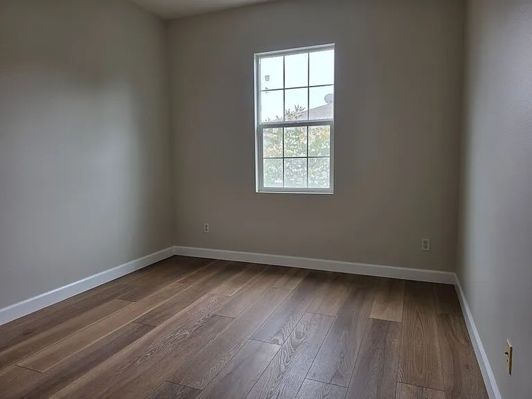 15236 Davenport St — Photo 22