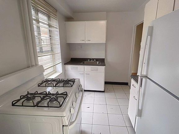 4th image of 6702D 186th Ln APT 3B