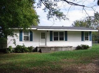 526 Dry Pond Rd, Commerce, GA 30529