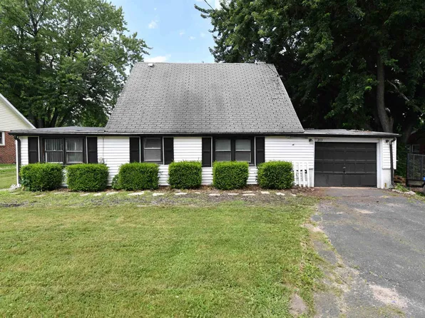 209 Schlag Ln, East Peoria, IL 61611