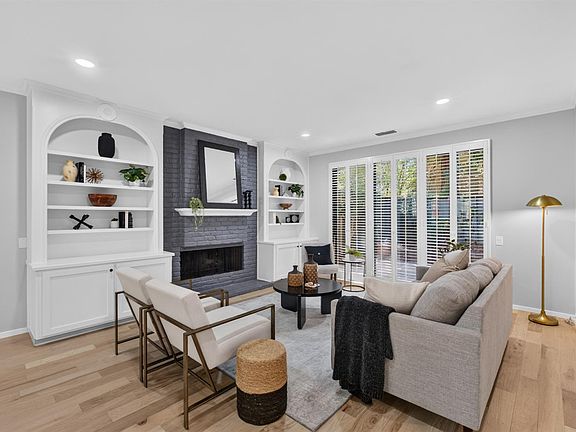 5th image of 427 Wyndgate Rd
