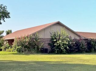 400 North Bosley, santo, TX 76472