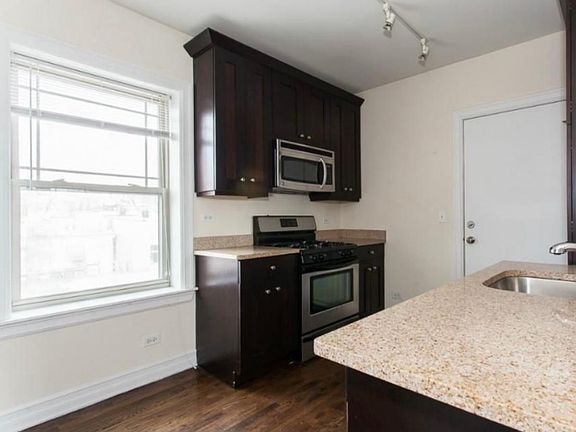 2nd image of 3818 N Sheffield Ave #Nqgkh84qt