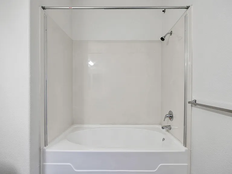 Aviara — Photo 6